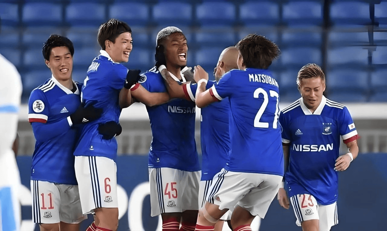 欧宝体育平台下载-底特律活塞训练开放日，冲刺阶段门线救险引欢呼，亚冠在即，赛程密集仍需轮换