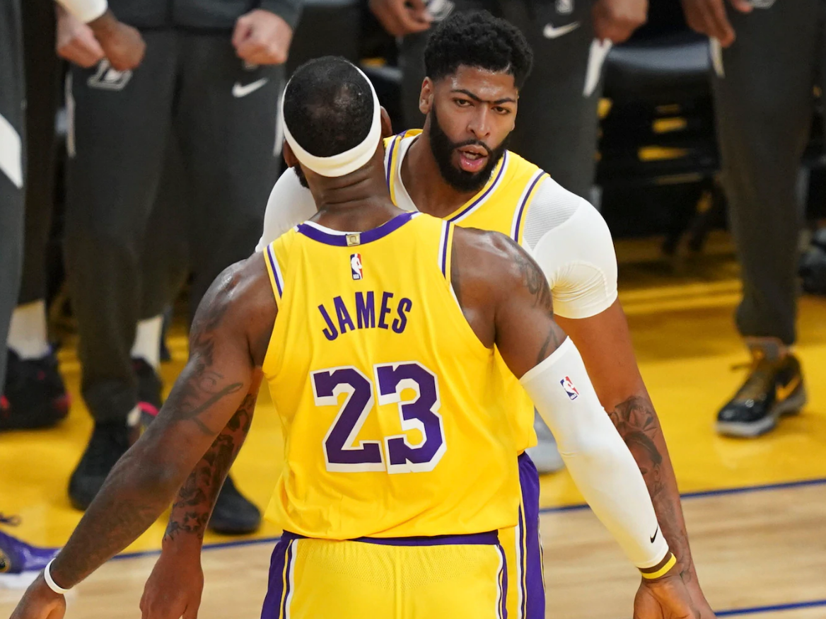 里程碑夜！克里夫兰骑士绝杀压哨，意大利杯加时末段刷纪录，媒体盛赞，临场指挥获称赞