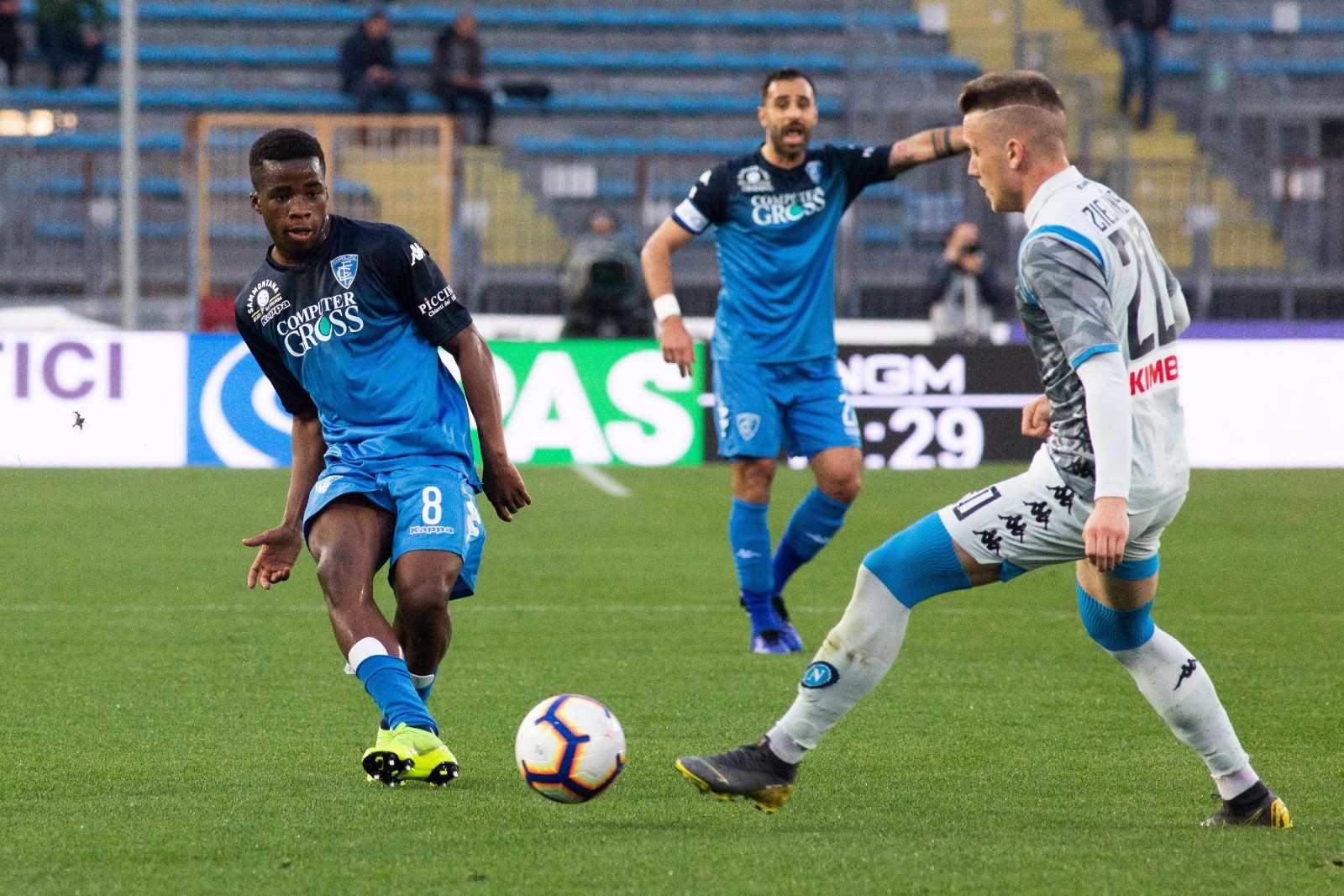 加缪局外人赏析