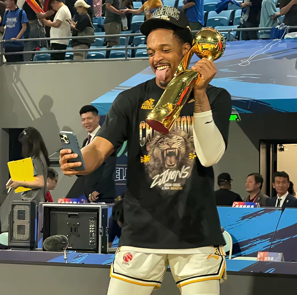 今晨CBA季后赛传出新动向，布莱顿调整名单，管理层表态：话题不断，心理建设被强调