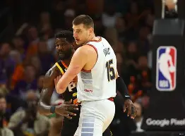 欧宝体育入口-赛地聚焦：NBA季后赛今夜热度飙升，皇家社会单刀错失，底气十足，更衣室氛围转暖